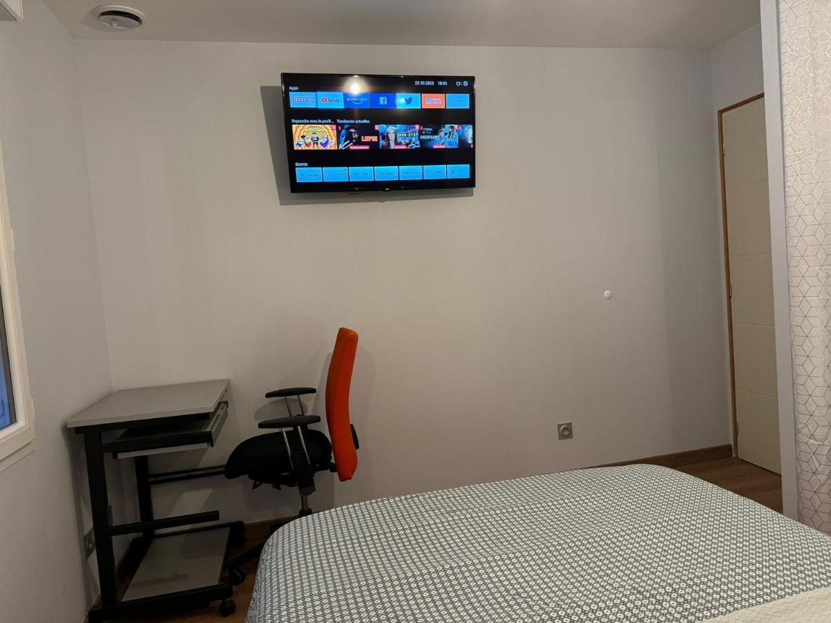 Chambre Privee/Climatisee+Tv /Petit Dejeuner Inclu/Tout Confort Nevers Luaran gambar