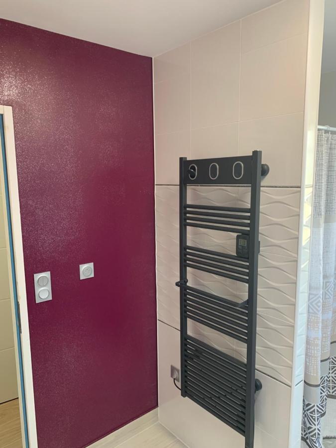 Chambre Privee/Climatisee+Tv /Petit Dejeuner Inclu/Tout Confort Nevers Luaran gambar