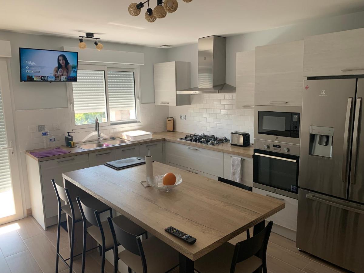 Chambre Privee/Climatisee+Tv /Petit Dejeuner Inclu/Tout Confort Nevers Luaran gambar