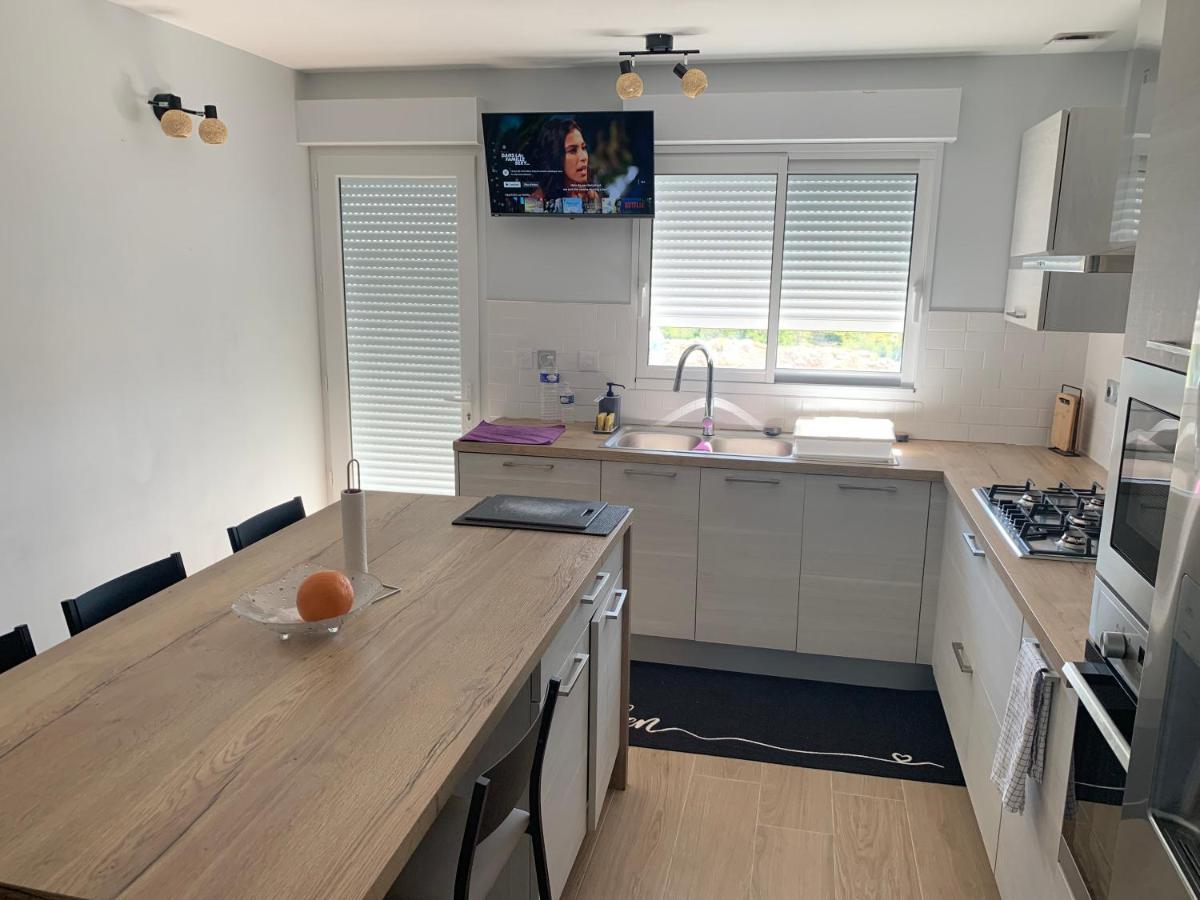 Chambre Privee/Climatisee+Tv /Petit Dejeuner Inclu/Tout Confort Nevers Luaran gambar