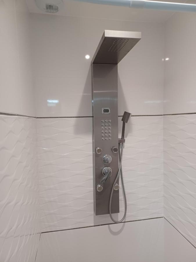 Chambre Privee/Climatisee+Tv /Petit Dejeuner Inclu/Tout Confort Nevers Luaran gambar
