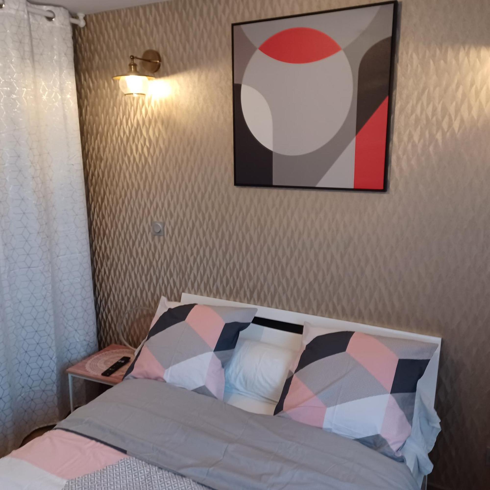 Chambre Privee/Climatisee+Tv /Petit Dejeuner Inclu/Tout Confort Nevers Luaran gambar
